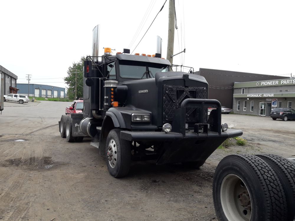 Salvage 2004 Kenworth C500 Truck Delivery For Parts Prince
