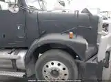 Salvage 2005 Freightliner FLD120SD - X26F01