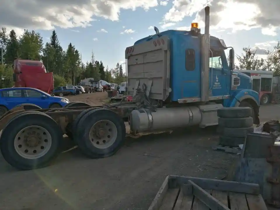 Salvage 2008 Kenworth T800 Truck Delivery For Parts Prince