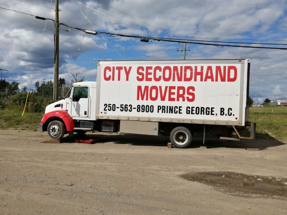 Salvage 2009 Kenworth T300 Truck Delivery For Parts Prince