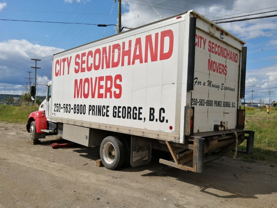 Salvage 2009 Kenworth T300 Truck Delivery For Parts Prince