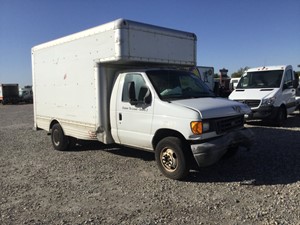 Salvage 2006 Ford E-450 Super Duty - 824