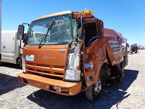 Salvage 2009 Isuzu NPR HD - 693