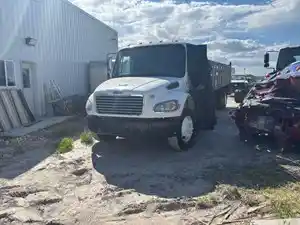 Salvage 2018 Freightliner M2 106 - 1089