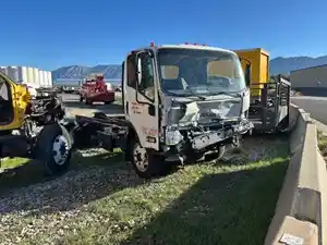 Salvage 2018 Isuzu NPR - 1067