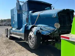Salvage 1993 Freightliner FLD120 - SV-1319