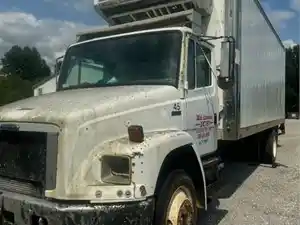 Salvage 1995 Freightliner FL70 - SV-1515