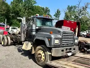 Salvage 1995 Mack RD690S - SV-1677