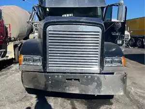 Salvage 1996 Freightliner FLD120 - SV-1556