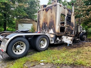 1999 Peterbilt 379 Truck for Parts (Stock #SV-587)) Part Image