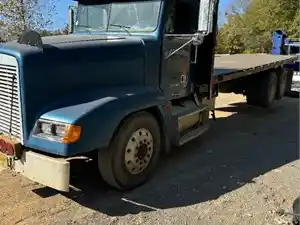 Salvage 2000 Freightliner FLD120 - SV-1318