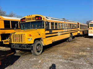 Salvage 2000 GMC B7000 - SV-700
