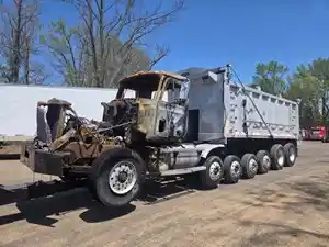 Salvage 2000 Mack CL713 - PP-1433