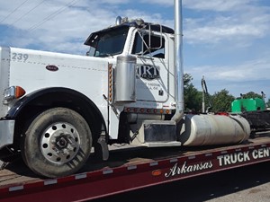 Salvage 2000 Peterbilt 379 - SV-389