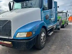 2000 Volvo VNL Truck for Parts (Stock #SV-1336)) Part Image