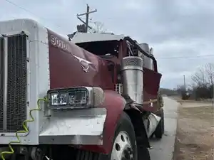 Salvage 2001 Peterbilt 379 - SV-1636