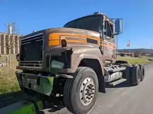 Salvage 2002 Mack CH613 - SV-1350