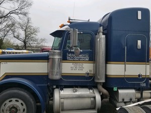 Salvage 2002 Peterbilt 379 - SV-351