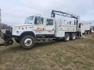 Salvage 2003 Freightliner FL80 - SV-1410