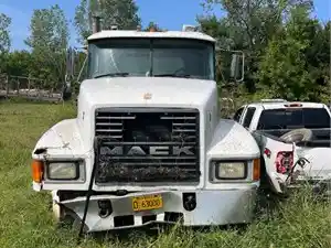 Salvage 2003 Mack CH613 - SV-1534