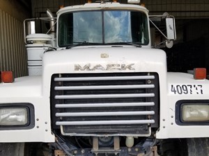 Salvage 2003 Mack RD688S - SV-67