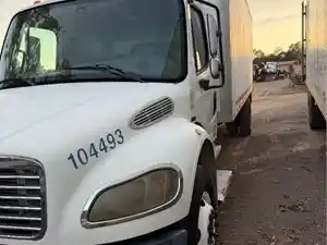 Salvage 2004 Freightliner M2 106 - SV-1508