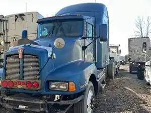 Salvage 2004 Kenworth T600 - PP-1370