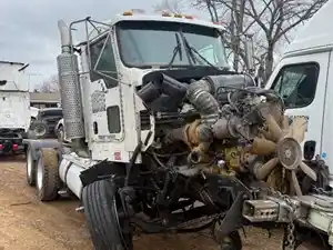 Salvage 2004 Kenworth T800 - SV-1635
