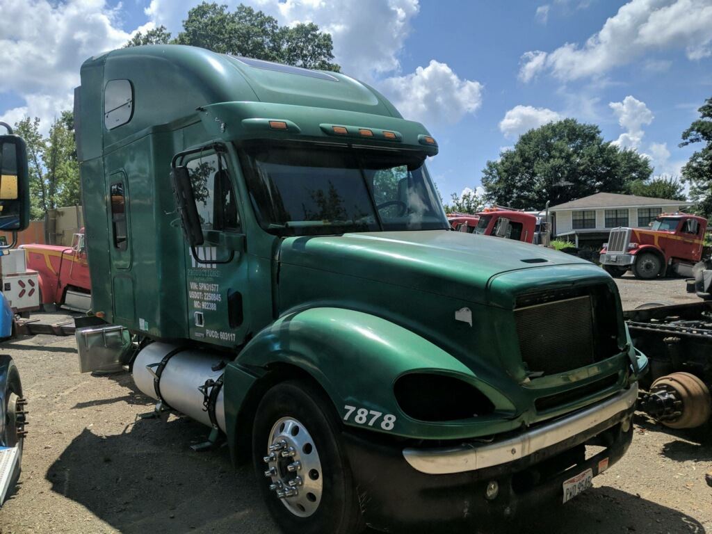 Salvage 2005 Freightliner COLUMBIA Truck Tractor For Parts Alma, Arkansas, United States TPI