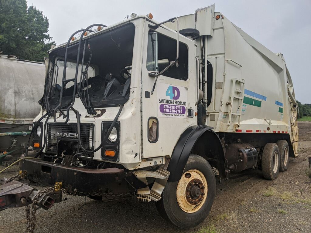 Salvage 2005 Mack MR688S Truck Delivery For Parts Alma, Arkansas