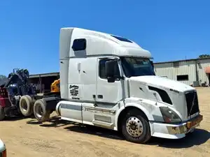 Salvage 2005 Volvo VNL - CV-830