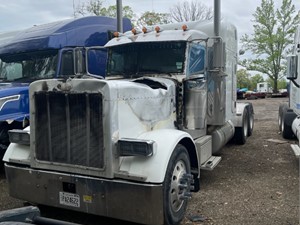 Salvage 2006 Peterbilt 379 - SV-555
