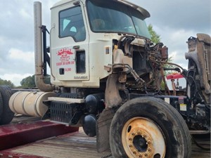 Salvage 2010 Mack CHU613 - SV-652