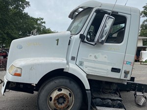Salvage 2010 Volvo VNM - SV-426