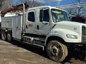 Salvage 2011 Freightliner M2 106 Heavy Duty - SV-1411