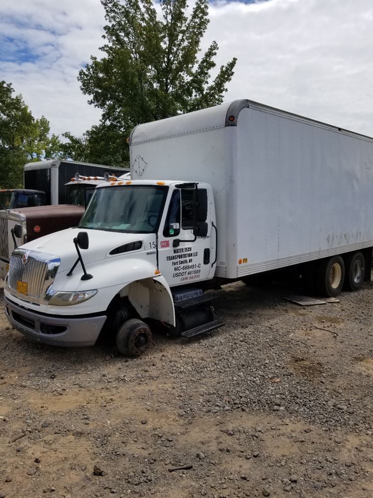 Salvage 2011 International DuraStar 4400 Truck Delivery For Parts Alma, Arkansas, United