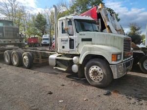 Salvage 2011 Mack CHU613 - SV-665