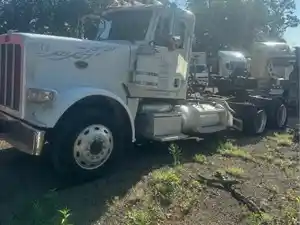 Salvage 2012 Peterbilt 388 - SV-1526