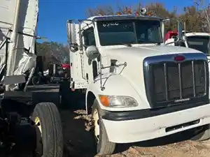 Salvage 2015 Peterbilt 382 - SV-1357