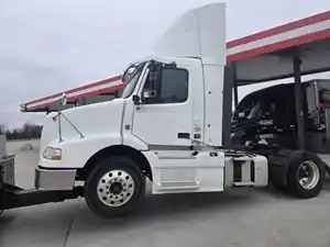 Salvage 2015 Volvo VNM - SV-1369
