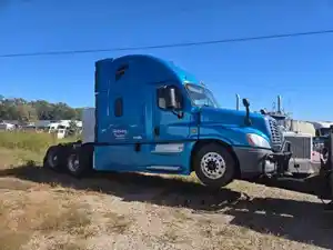 Salvage 2016 Freightliner Cascadia 125 - SV-1566