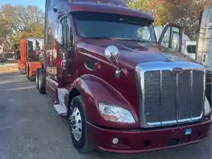 Salvage 2016 Peterbilt 587 - SV-1355