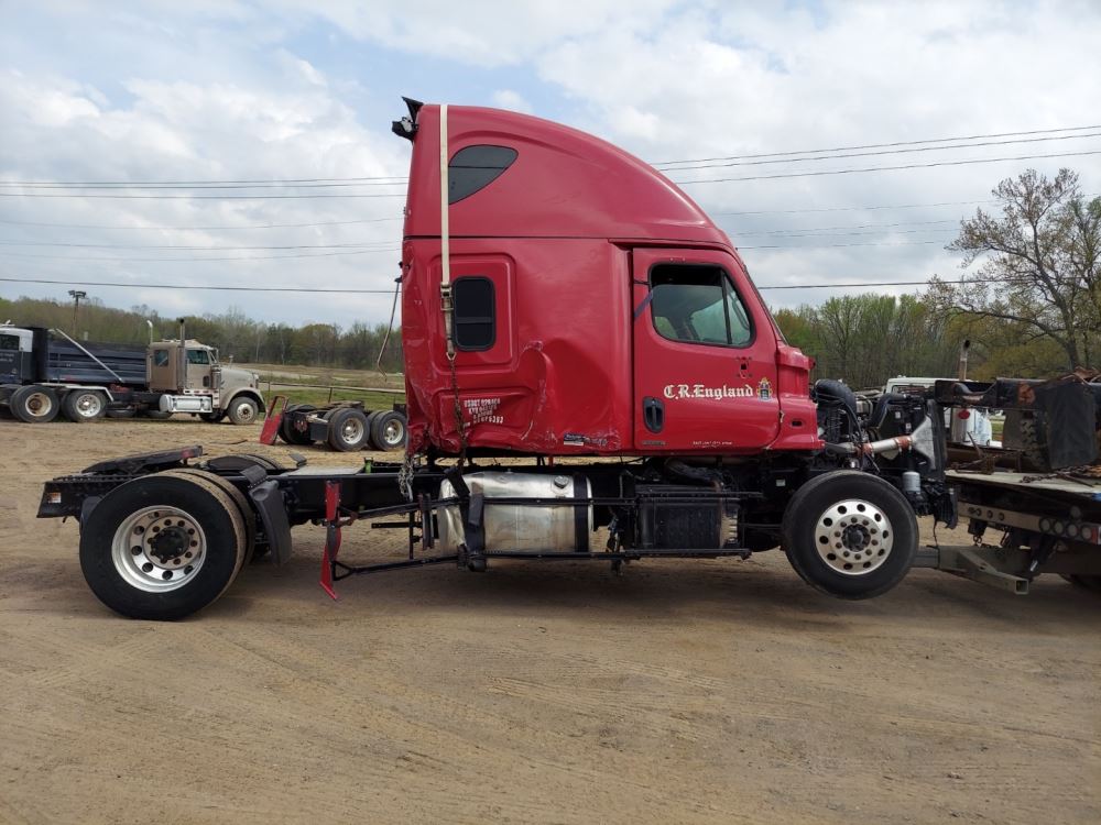 Salvage 2017 Freightliner Cascadia 125 Truck Tractor For Parts Alma, Arkansas, United States
