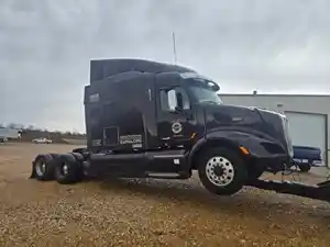 Salvage 2018 Peterbilt 579 - SV-1413