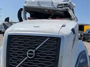 Salvage 2019 Volvo VNL - SV-1673