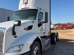 Salvage 2020 Peterbilt 579 - SV-1632