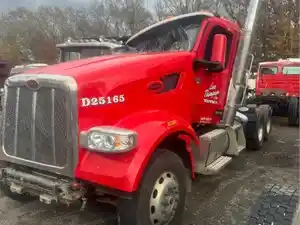 Salvage 2025 Peterbilt 567 - SV-1597