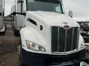 Salvage 2022 Peterbilt 579 - SV-1327
