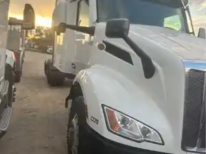 Salvage 2023 Peterbilt 579 - SV-1333