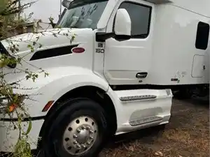 Salvage 2023 Peterbilt 579 - SV-1330